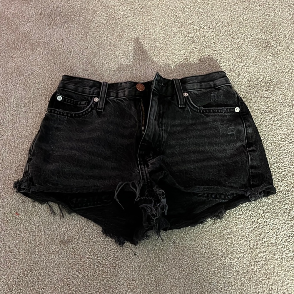 urban outfitters size 24 black jean shorts